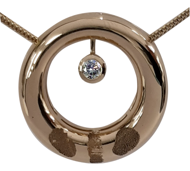 Gouden hanger met briljant